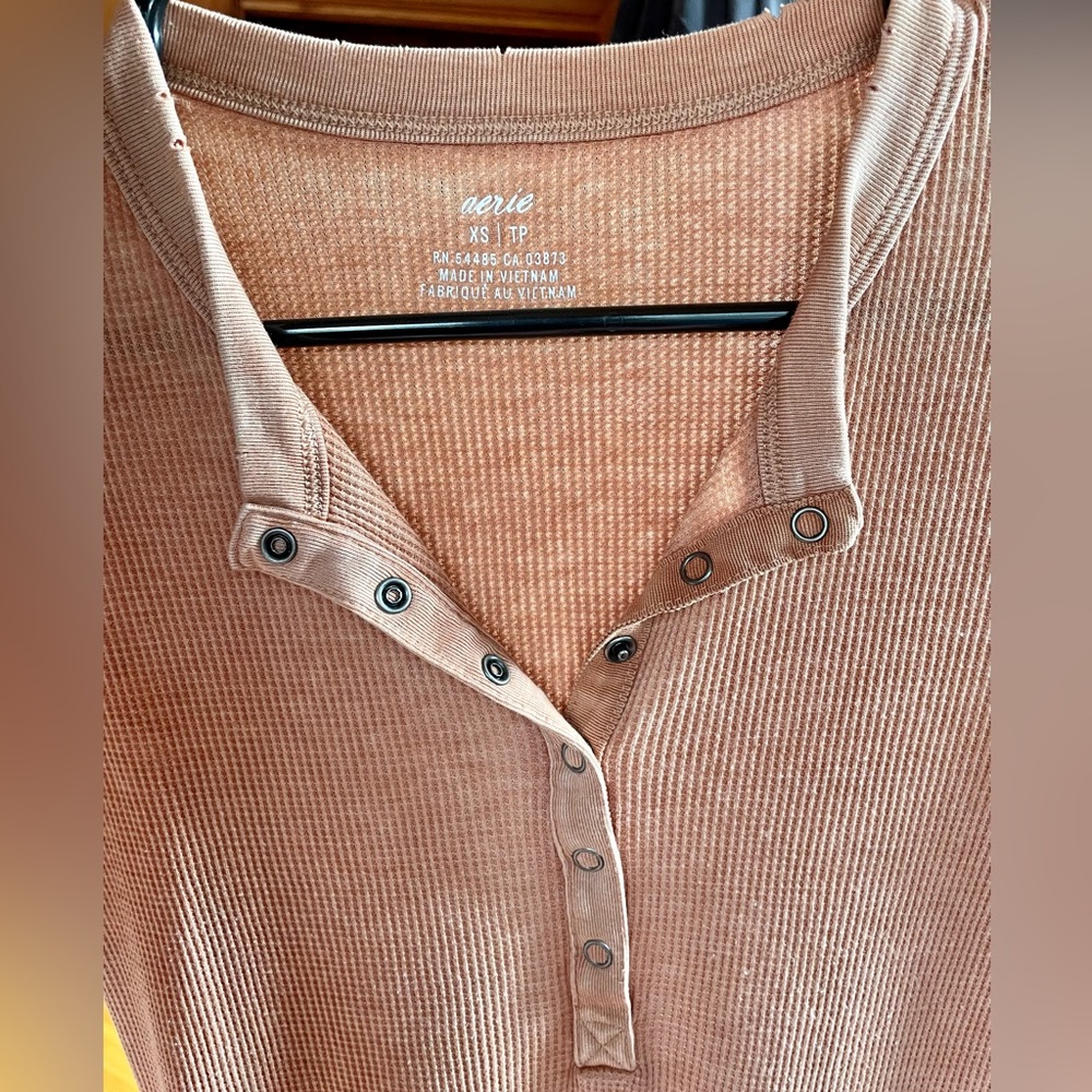 Aerie long sleeve shirt